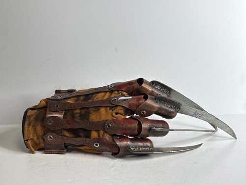 Jackie Earle Hayley Signed Freddy Krueger Leather Glove PSA J75748