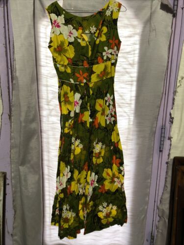 Attic Find Vintage 1970er Hawaii-Stil Blumenmusterkleid ärmellos