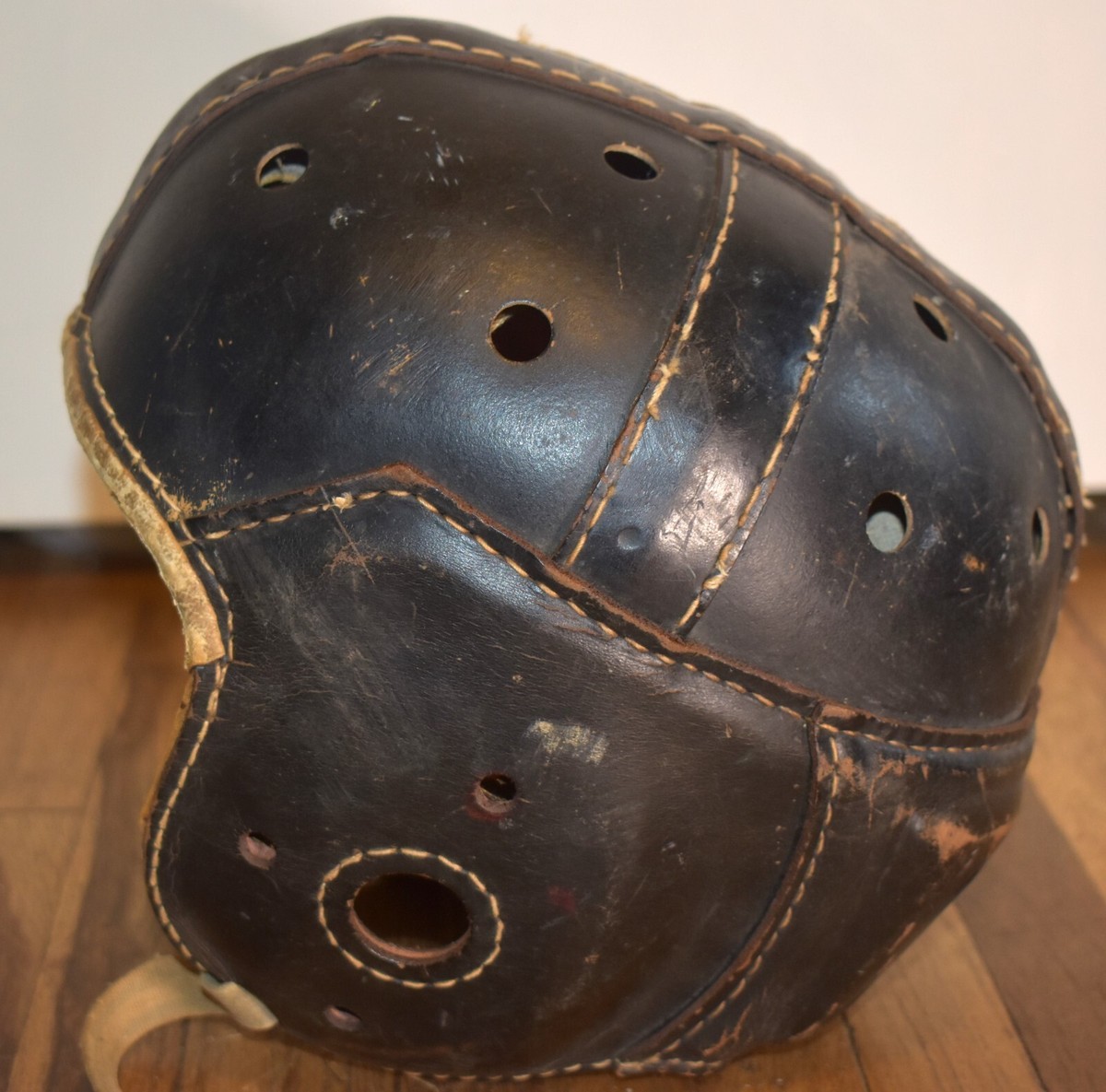 Vintage 1940s A11 Rawlings Black Leather Football Helmet Vintage 1940s A11 Rawlings Black Leather Football Helmet