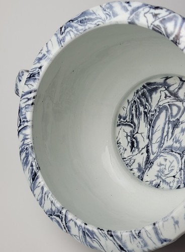 Unusual Antique Blue White Marblized Porcelain Mulberry Chamber Pot with Handle - Picture 10 of 14