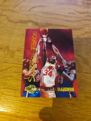 Hakkem Olajuwon CARD SKYBOX PREMIUM 1995-96 SKYTECH FORCE HOLO #SF19