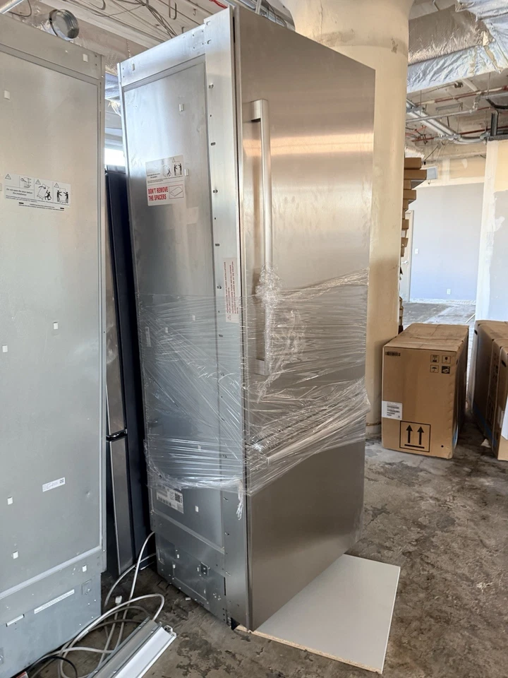 NIB Bosch Benchmark Series B30BB935SS 30" Built-In Bottom Mount Refrigerator - Image 2 of 4