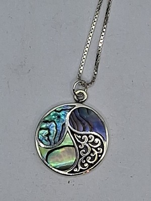 925 Silver Abalone Inlay Circle Pendant & 925 AGI Silver Box 17.75'' Chain.