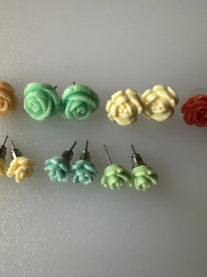 Lote de 11 aretes retro pequeños/grandes de resina rosa 8 pares de tachuelas de corazón 3 pares Foto 4 de 4