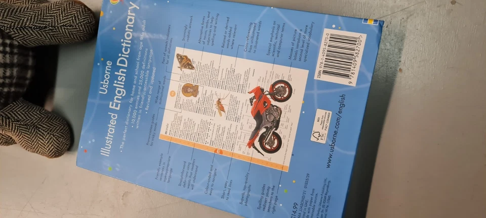 Usborne Illustrated English Dictionary  - Image 3 of 3