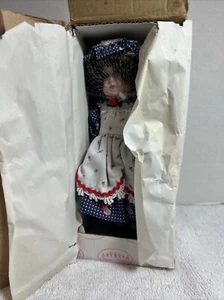Show Stoppers Collectible Porcelain Doll "Childhood Dreams" 9" E712B