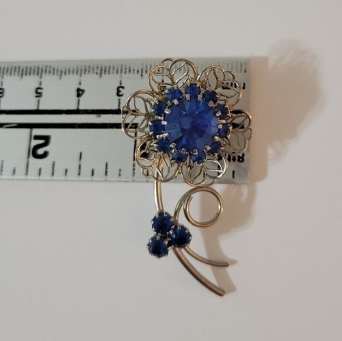 Vintage filigrane Blumen Brosche mit königsblauen Kristallen silberfarben Metall - Bild 6 von 6