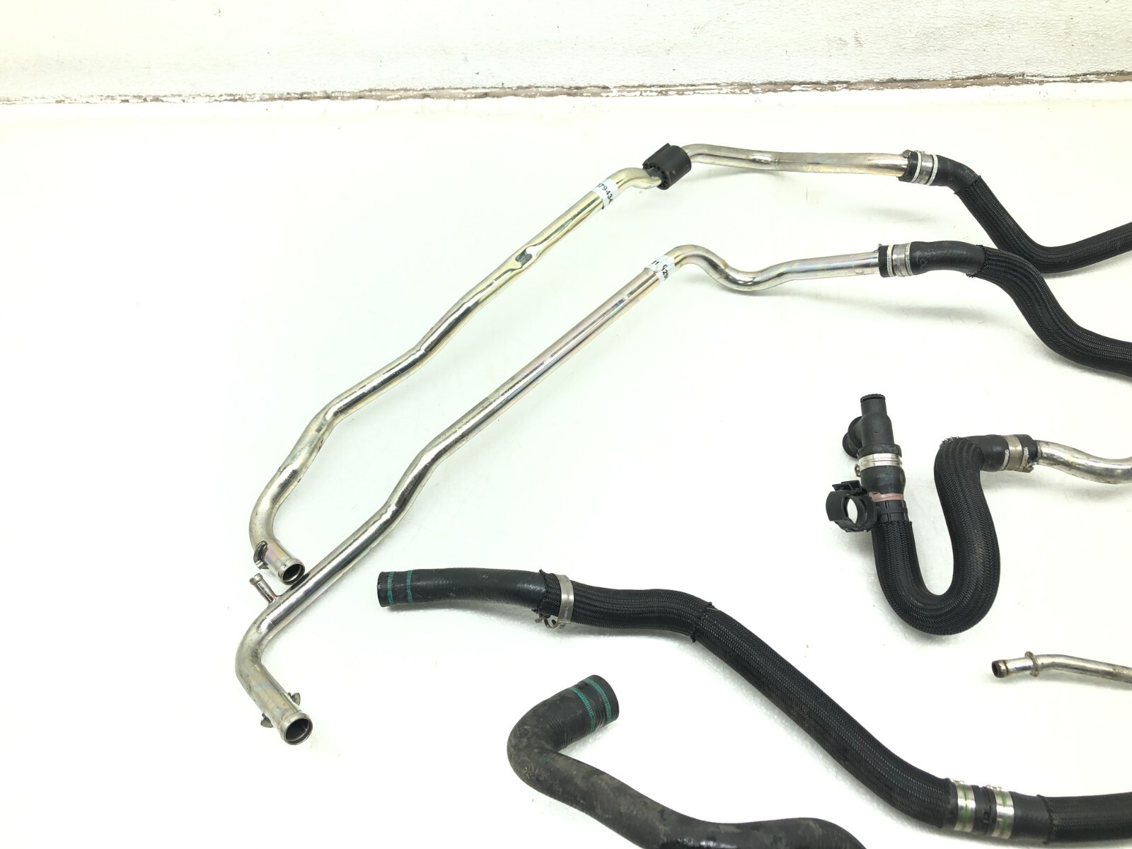 2017-2020 MASERATI LEVANTE 3.0L ENGINE RADIATOR COOLANT HOSE TUBE LINE SET OEM
