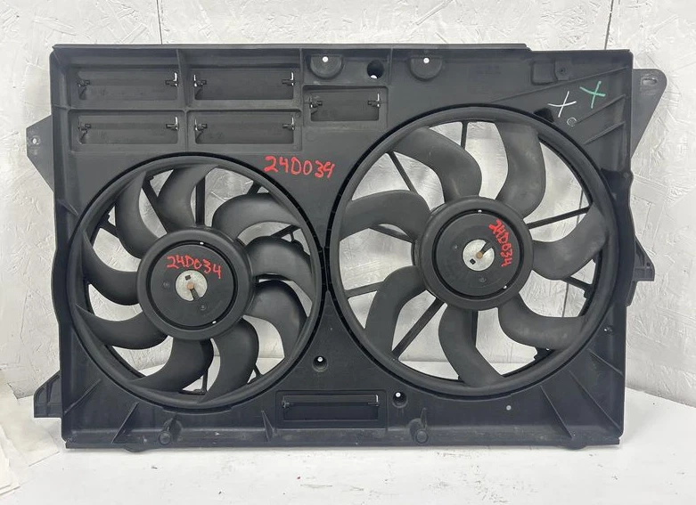 Conjunto de ventilador de refrigeración eléctrico Ford Explorer 2013-2019 Foto 2 de 2