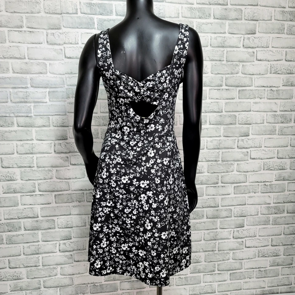 Vestido sin mangas floral blanco negro Lole para mujer S UPF50+ que absorbe la humedad secado rápido Foto 4 de 4