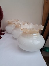 3 Weiß & Gold Vintage Glas Lampenschirme