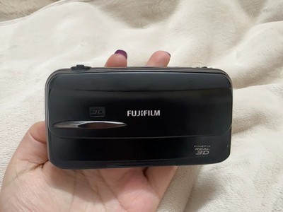 Fujifilm FinePix Real 3D W3 Digital Camera 10MP 3X Optical Zoom - 90%New