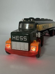 Hess 1984 Fuel Tanker Bank Semi Truck Complete Working Lights No Box