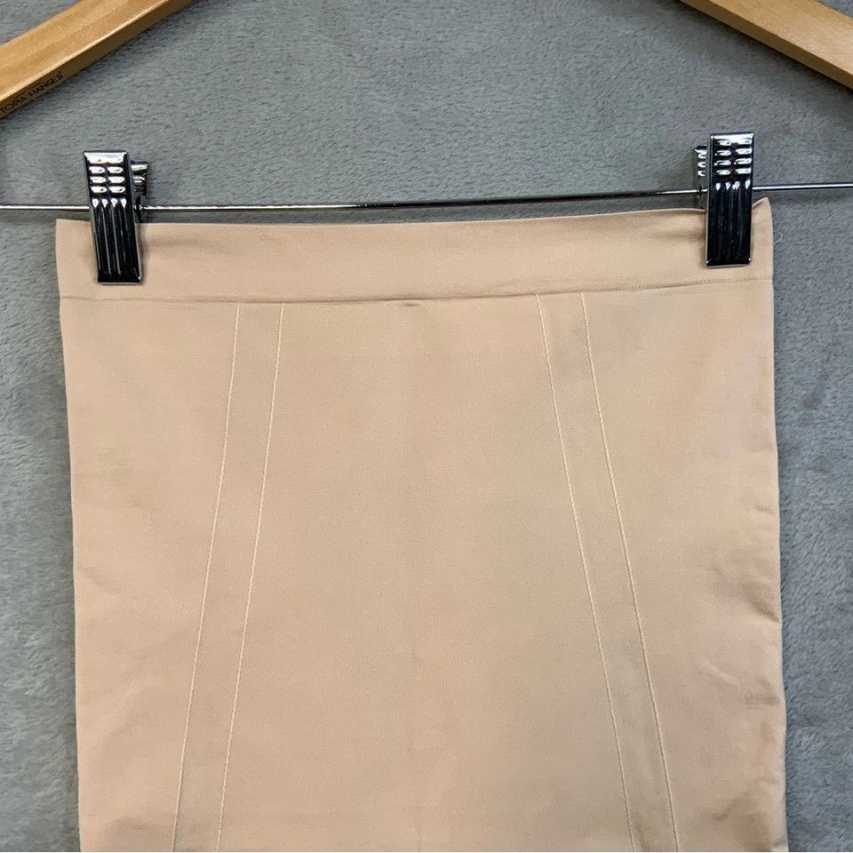 Ropa interior de compresión para mujer SPANX en beige. Talla mediana. Foto 2 de 4