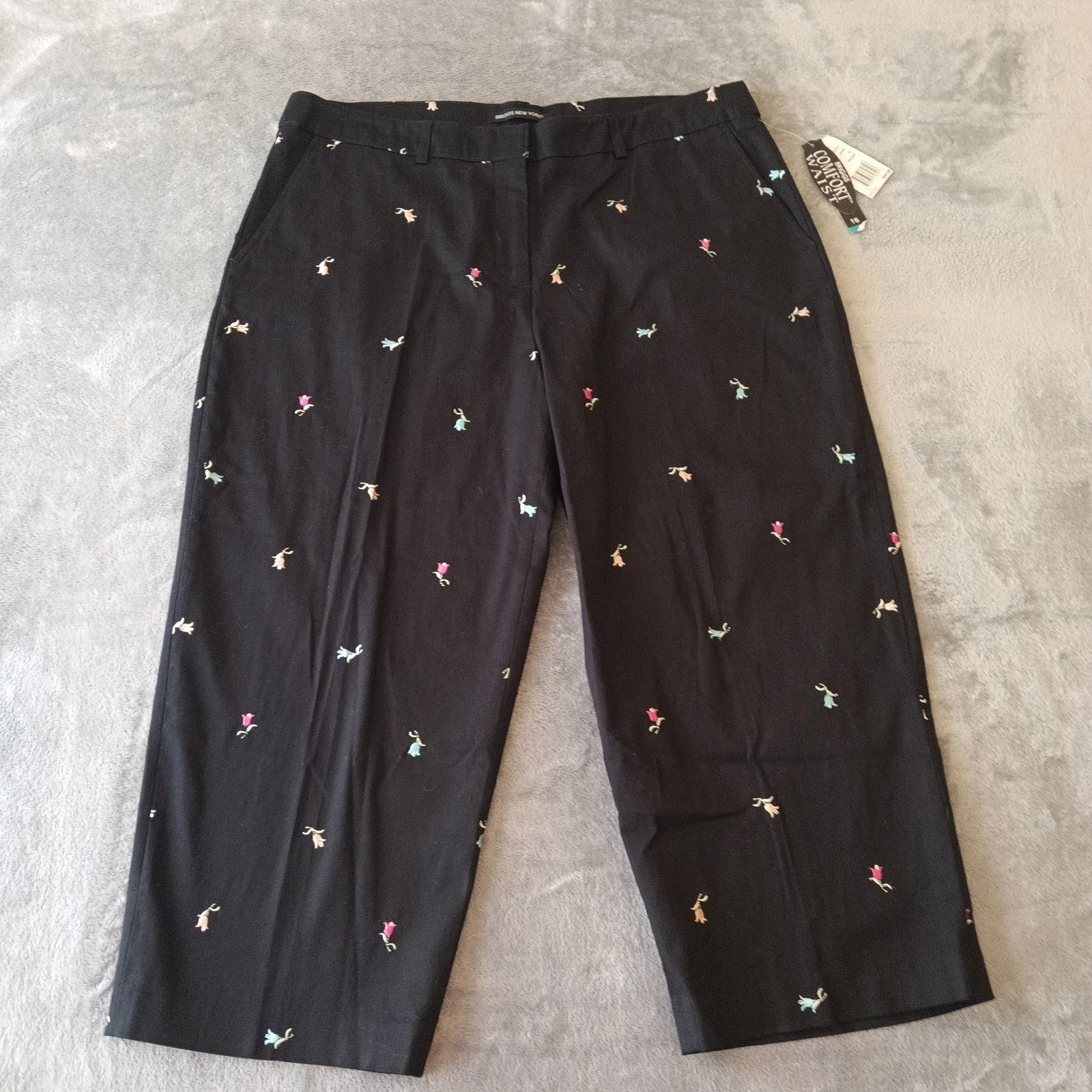 Briggs New York Capri Pants Womens Size 16 Black Floral Embroidered 36x22 New