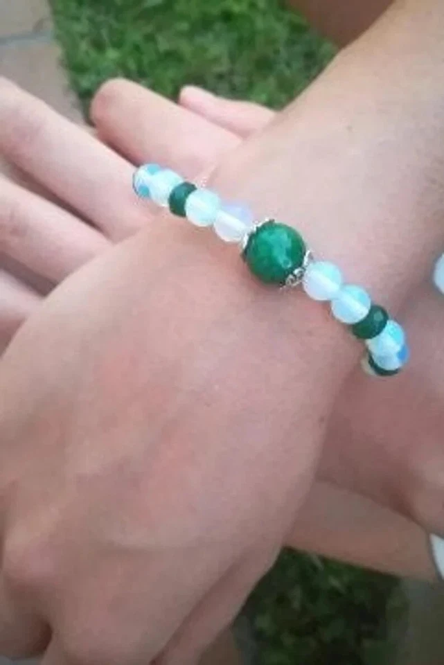 BRACCIALE DONNA PIETRA DI LUNA E GIADA VERDE CON SMERALDO NATURALE E ARGENTO 925 - Immagine 2 di 4