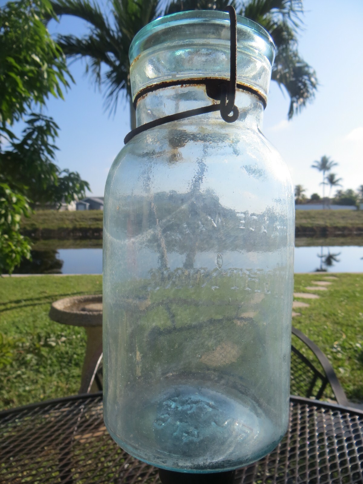 PUTNAM 476 Lightning Trade Mark blue glass canning jar Glass top metal clamp