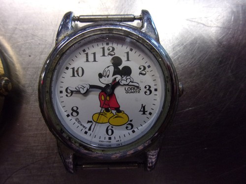 3 Vintage Mickey Mouse Watches, 1 Large Face Pulsar Quartz, 2 lorus - Picture 4 of 8