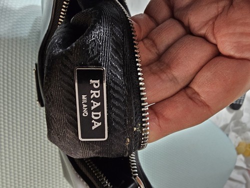 Pre-Owned Prada Black Mini Re-Edition 2000 Shoulder Bag Authentic - Picture 8 of 9