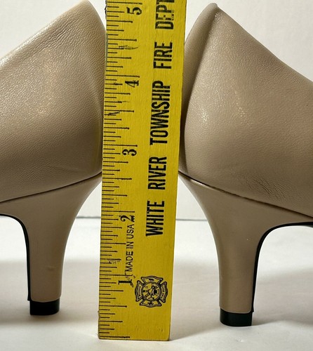 LifeStride Women Parigi Patent Leather Shoes Beige 2.5" Pump Heels SZ 6.5 M NEW! - Picture 13 of 13