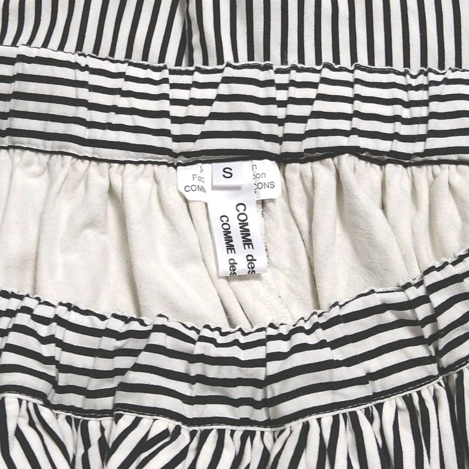 PANTALONES GAUCHOS A RAYAS USADOS COMME DES GARCONS BUENOS Foto 3 de 4