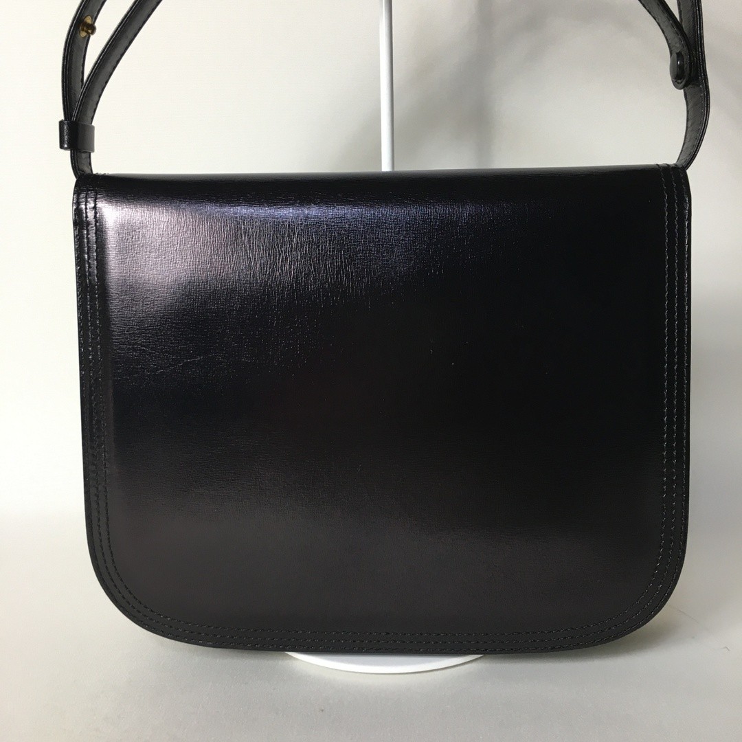 2505 226 Borsa a tracolla Yves Saint Laurent in pelle nera