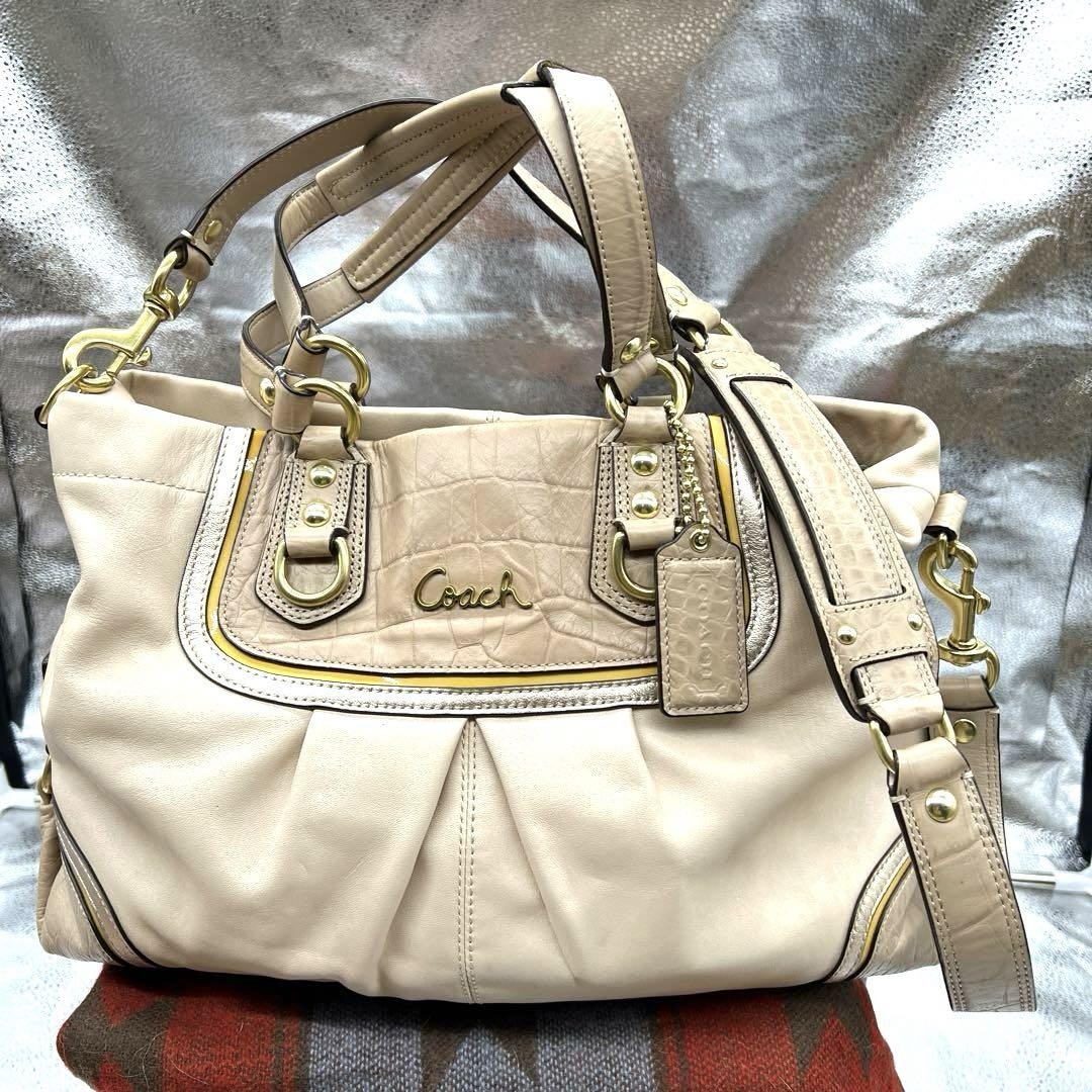 Coach Leather Shoulder Bag in Signature Brown PC8T4R