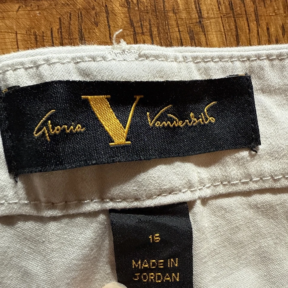 Gloria Vanderbilt 2 Womens Bermuda Shorts Lot Size 16 Cotton Blend 12in inseam - Image 4 of 4