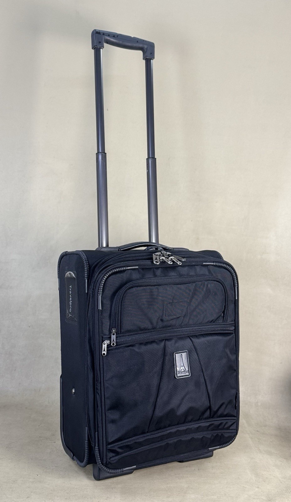 TRAVELPRO CREW 5 Black 18" Upright Exp WHEELED Compact CARRY