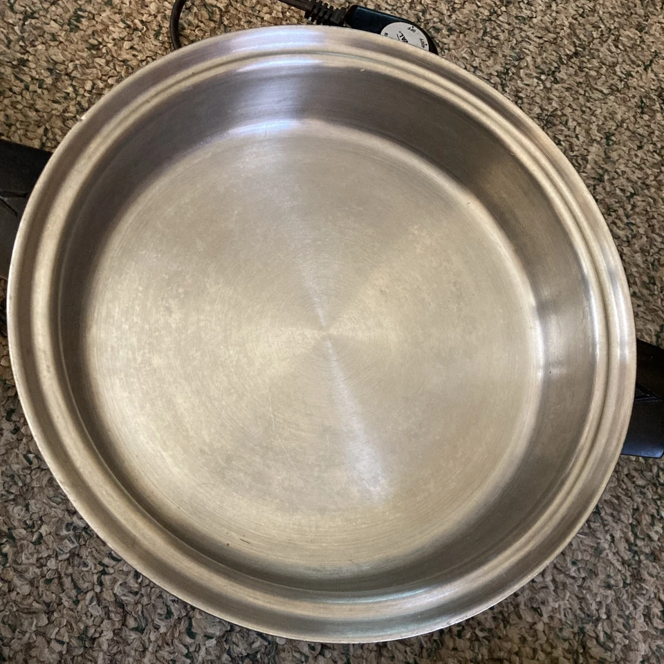 Sartén eléctrica Vollrath #28 tapa vapo limpia funciona muy bien 11" Foto 4 de 4