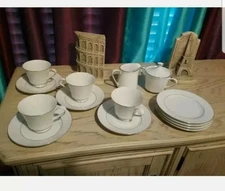 15 Piece Crown Empire fine China Cup, Saucer, Bread plate, creamer & sugar bowl 