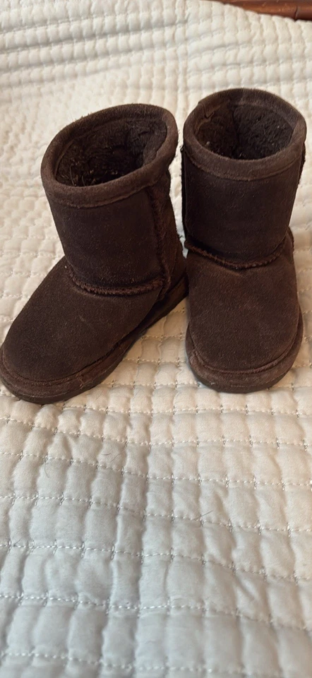 BearPaw Toddler Brown Boots Size 7 - Image 2 of 3