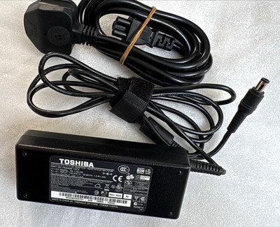 Toshiba 75W 15V 5A 1,5A 5,5 x 2,5mm PA3469E-1AC3 AC Laptop Adapter mit UK Stecker