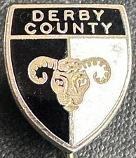 DERBY COUNTY Club crest type Shield badge Brooch pin In gilt 17mm x 21mm