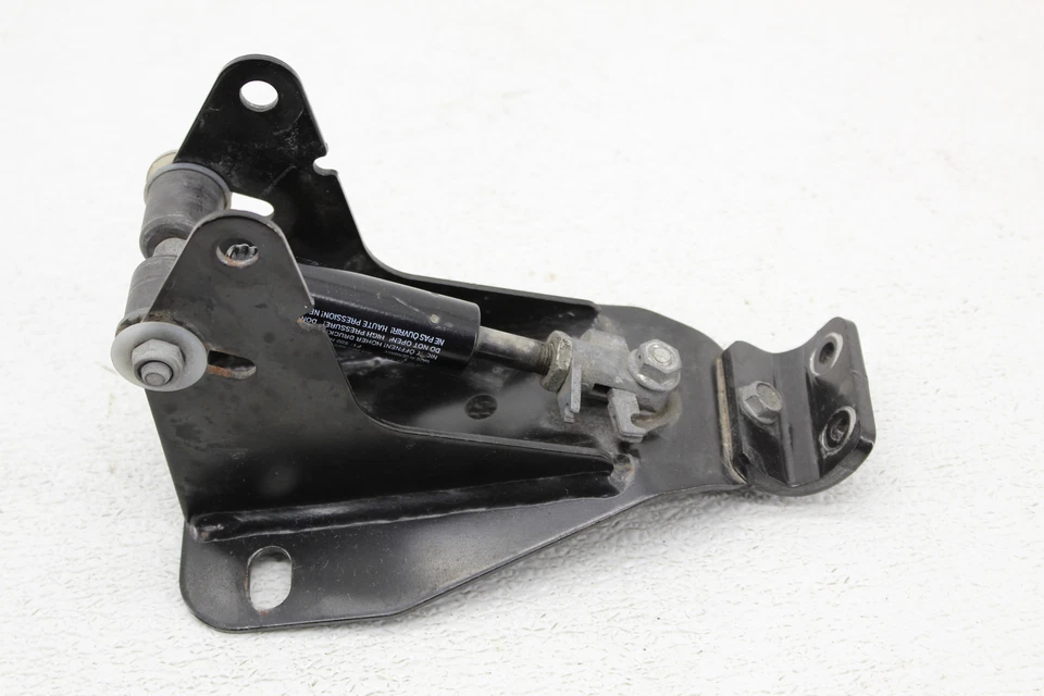 09-16 Harley Davidson Road King Seat Bracket Seat Latch - Image 3 of 4