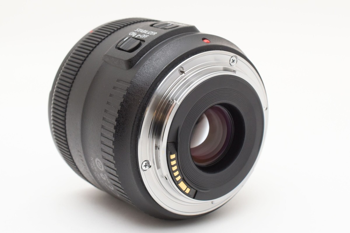 Near Mint Canon EF 35mm F/2 IS USM Wide Angle Lens w/Box Near Mint Canon EF 35mm F/2 IS USM Wide Angle Lens w/Box