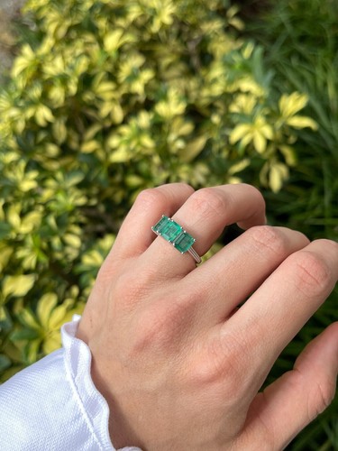 3.25tcw Natural Three Stone Emerald Trilogy Three Stone Beaded Shank Ring 14K - Picture 4 of 10