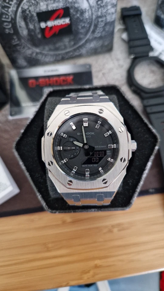 Casio G-Shock GA-2100-1A1, photo 1 sur 5