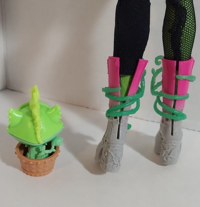 Venus Mcflytrap Doll with Plant Monster Pet Cat Chewlian 
