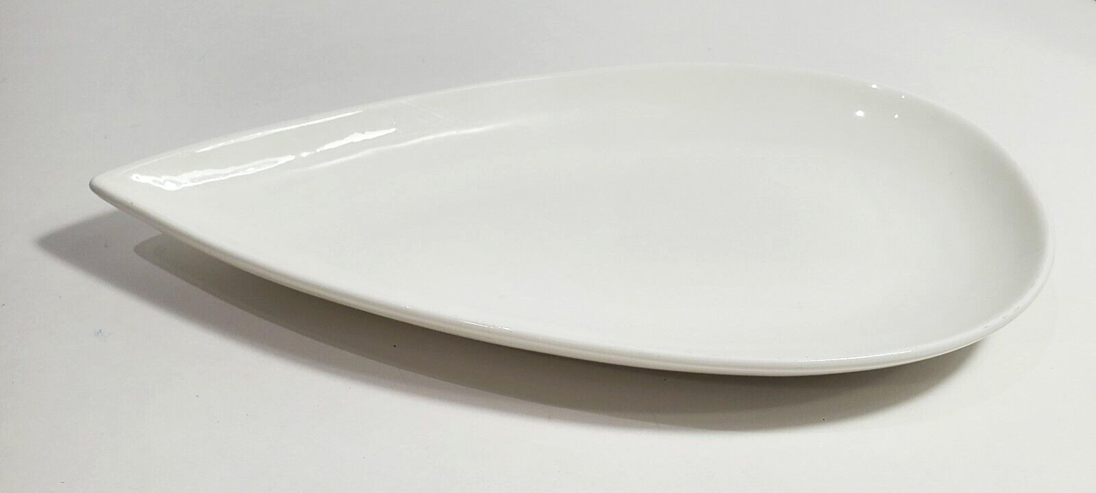 Fortessa Fortaluxe Super White Tear Drop White Plate 10.5" x 5.75" RARE