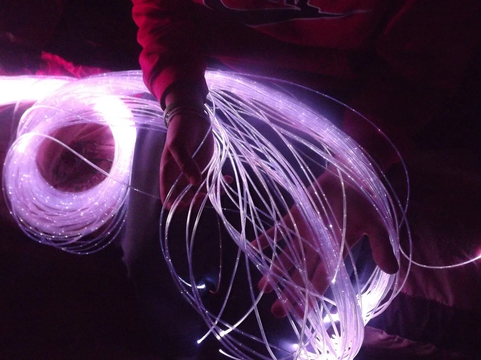 Luci imbracatura sensoriale in fibra ottica 3,2 mm flessibili (30x200 cm) autismo, bambini - Immagine 4 di 4