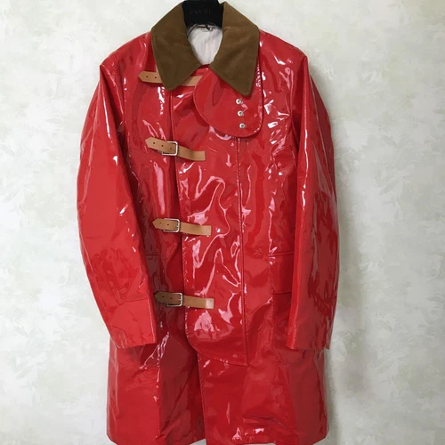 Gucci Duffle Coat Smalto Gomma Taglia 44 Rosso Autentico Fondo di magazzino Non