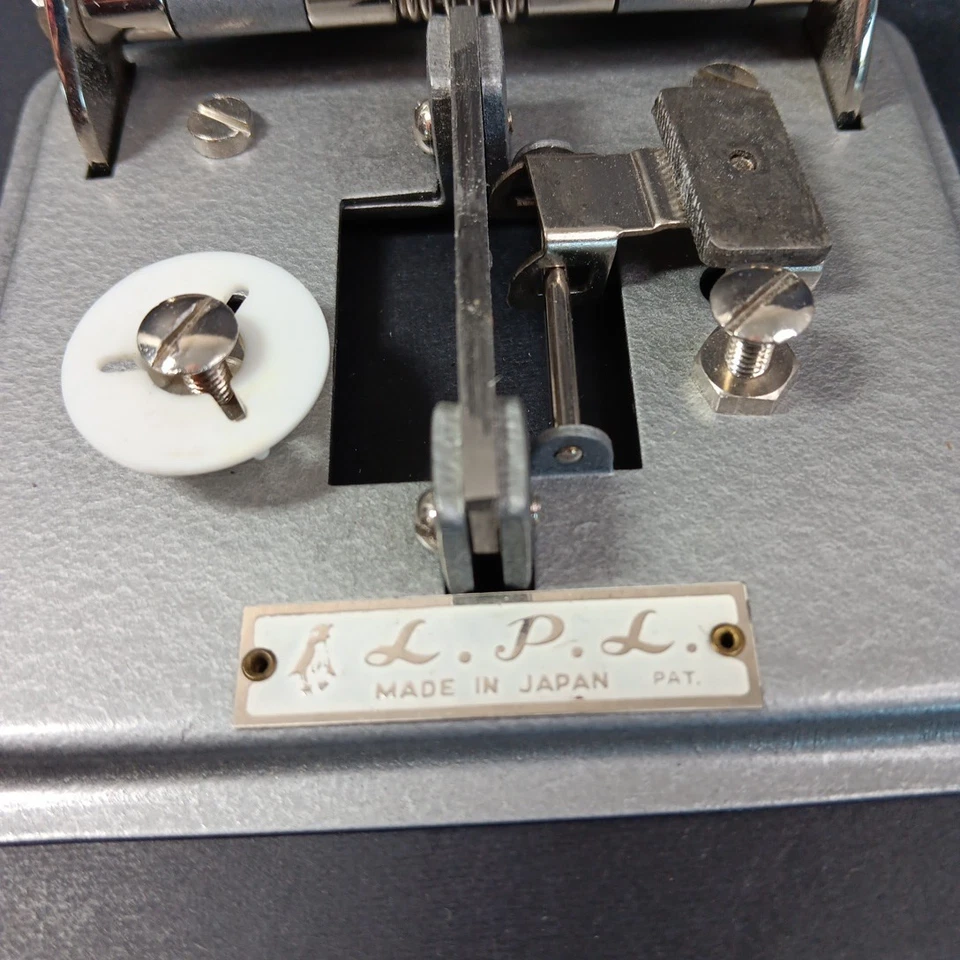 Empalmadora LPL 8 y 16 mm hecha en Japón por Luxe Photo Laboratory muy buena Foto 2 de 4