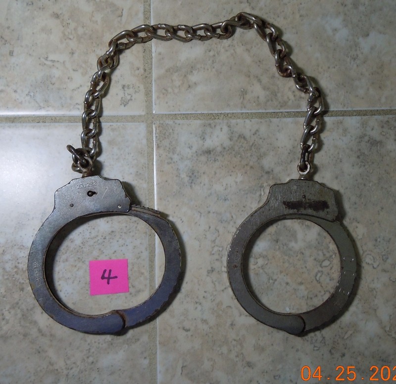 PEERLESS HANDCUFF CO LEG IRONS SPRINGFIELD MA. #331292 14 INCH CHAIN NO KEY