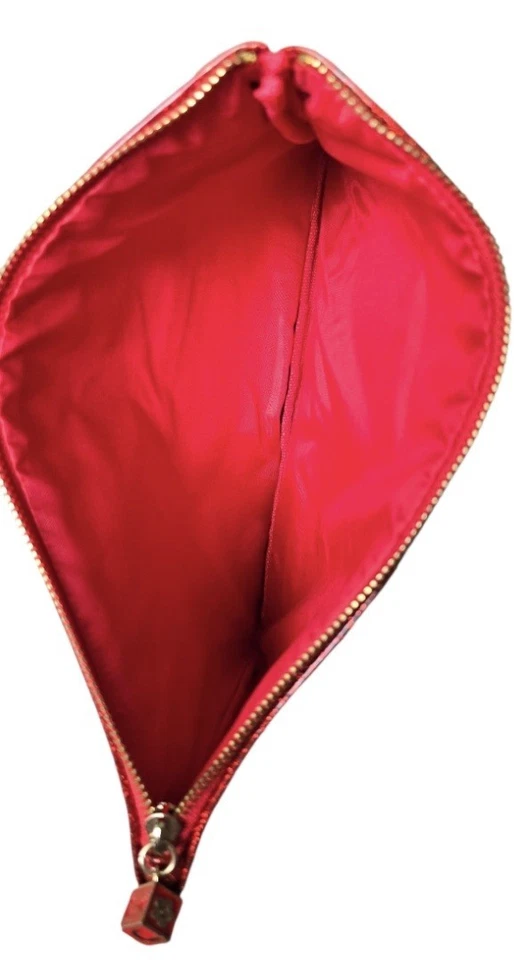 NWOT Marc Jacobs Daisy Pouch in red glitter 9 × 6.5  - Image 3 of 4