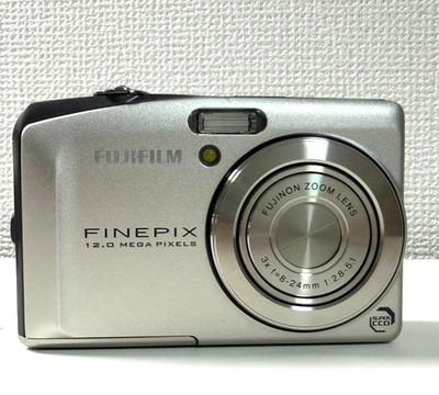 Fujifilm FinePix F60fd 12MP Compact Digital Camera 3x Zoom Silver Japan