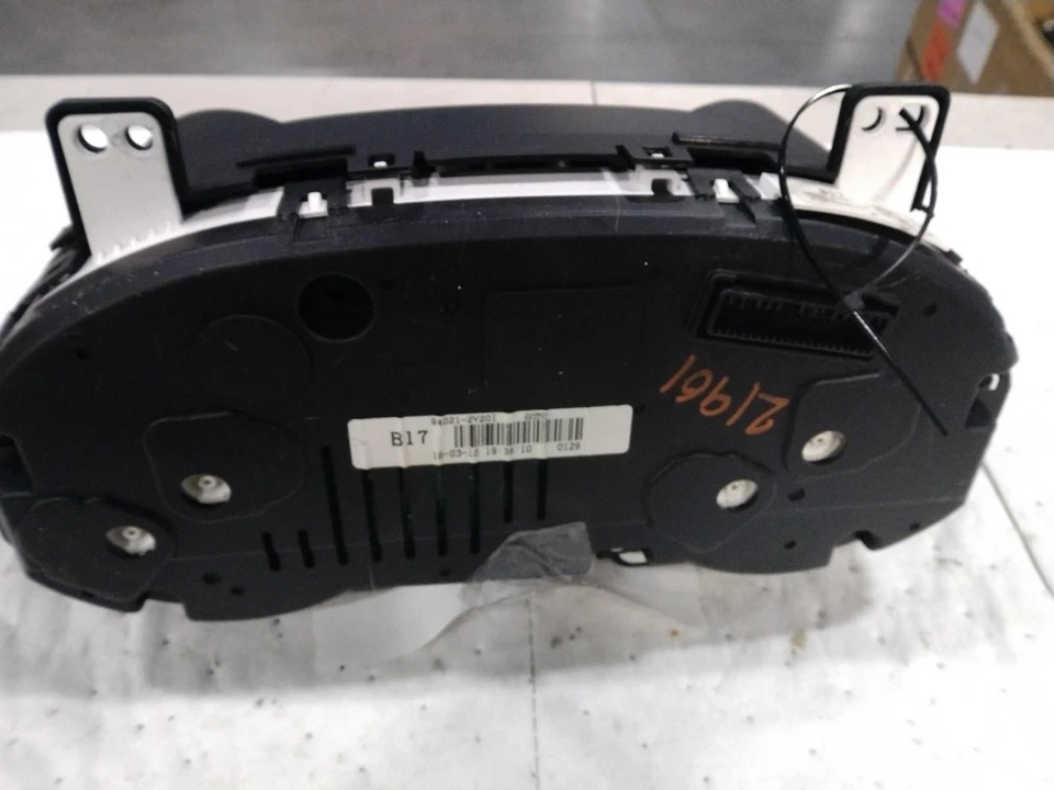 二手速度计 适合:2016 现代 Veloster 集群 美国市场 MPH 涡轮增压带 — 第 2/4 张图片