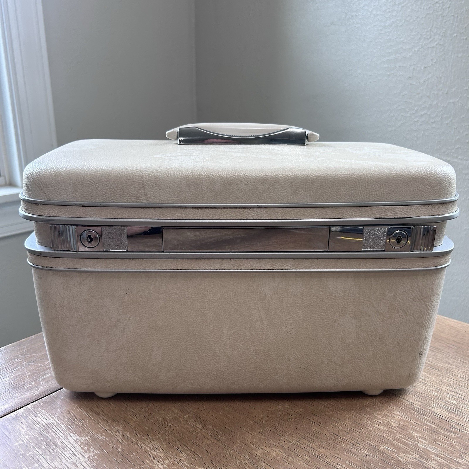 Vintage Samsonite Train Case Off White Luggage Makeup Cosmetic Case 1960s