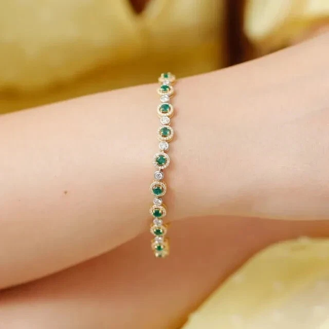 Brazalete tenis simulado verde esmeralda y diamantes de 7" enchapado en oro de dos tonos de 14K Foto 3 de 4