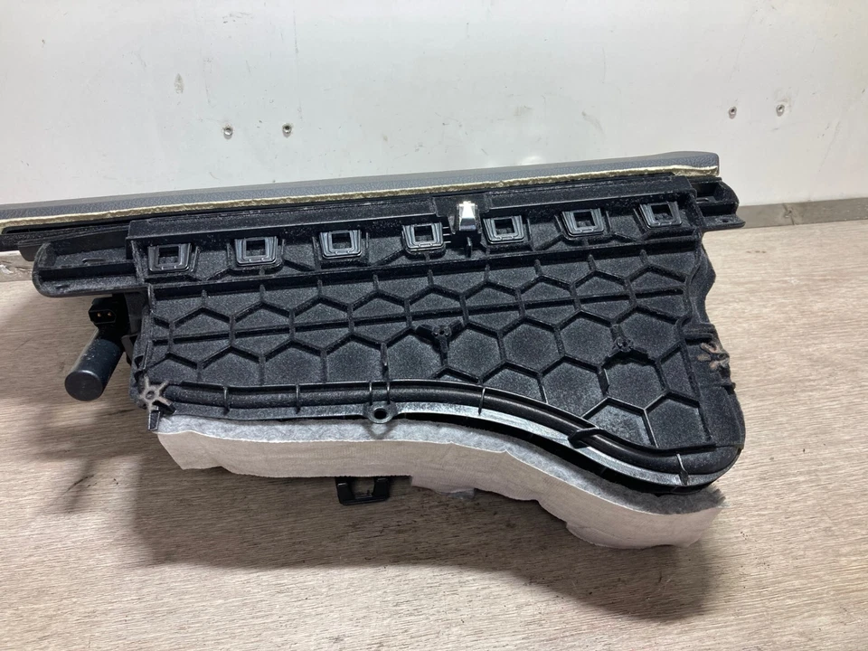 BMW 440i 2013 tablero delantero guantera compartimiento de almacenamiento Foto 4 de 4